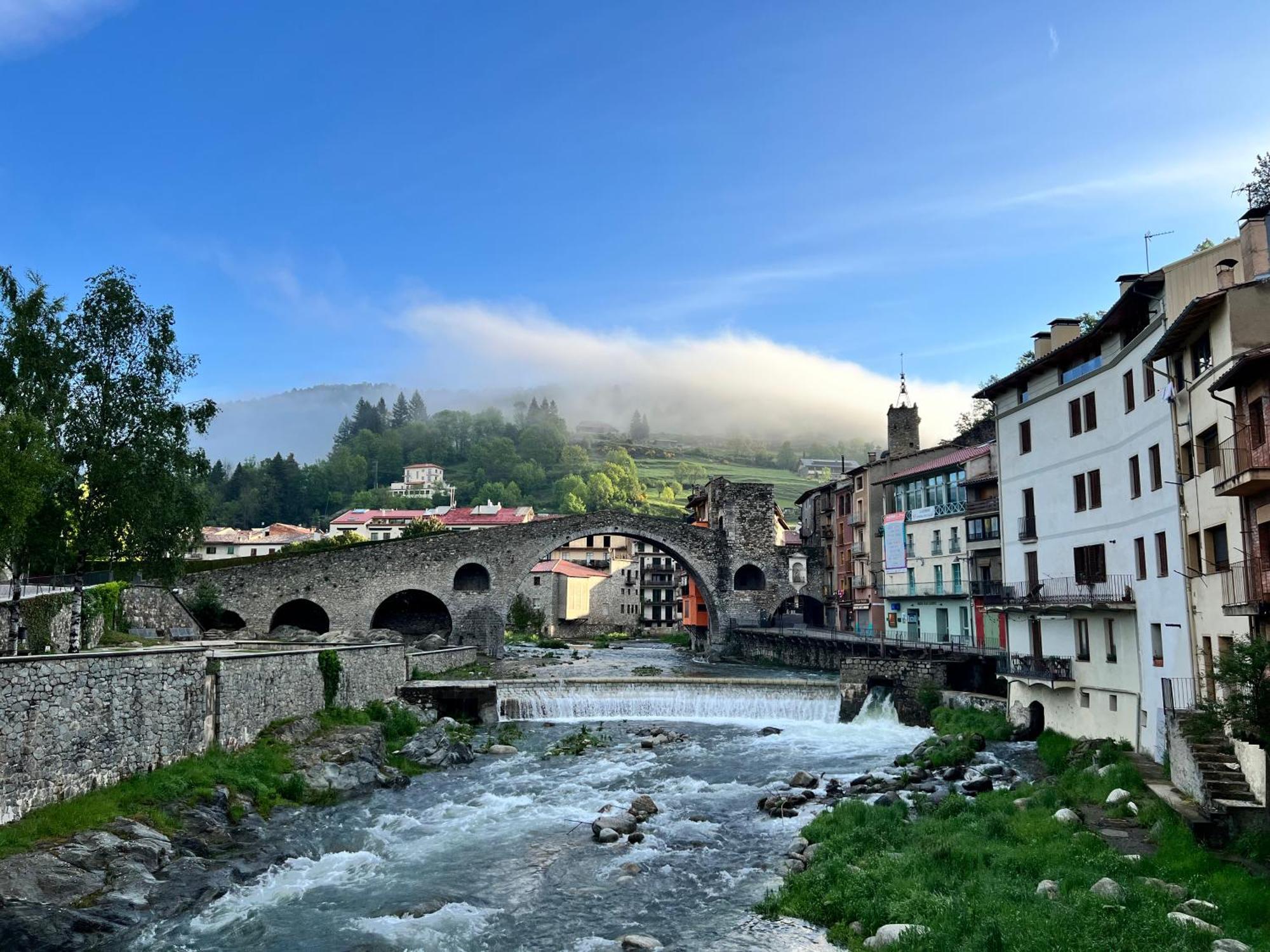 Apartamento Colgante Al Rio Con Vistas Al Puente Camprodon Exteriör bild